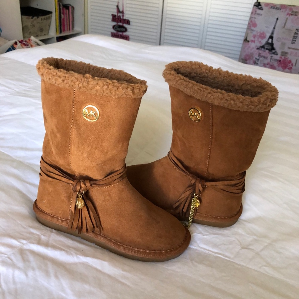 Girls boots